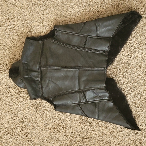 Blanknyc faux fur/leather vest! - Picture 4 of 7